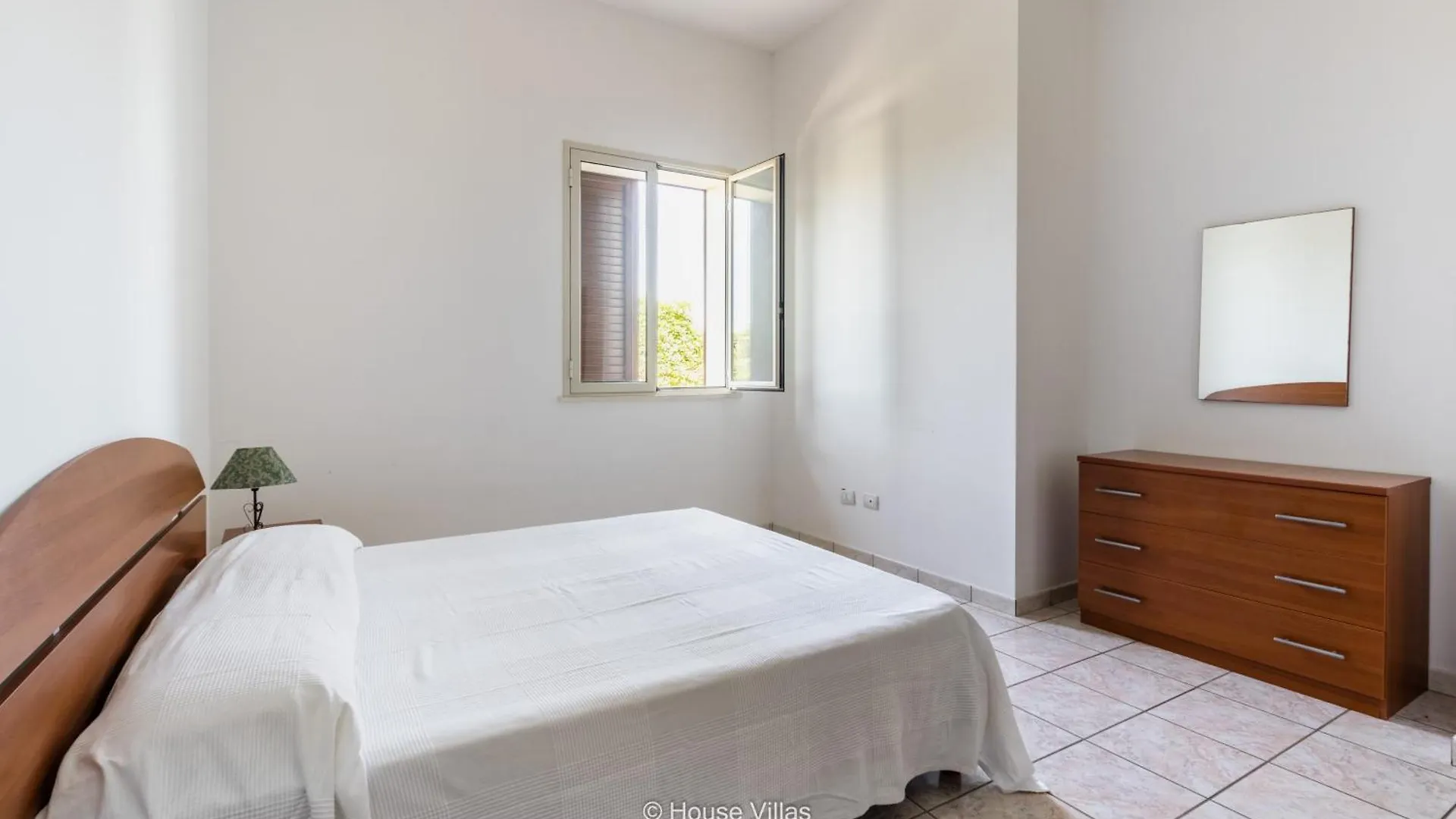 אבולה House & Villas - Miramare Exclusive Lodge בית נופש