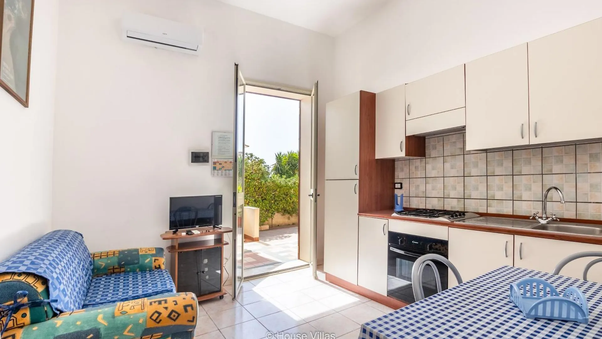 אבולה House & Villas - Miramare Exclusive Lodge בית נופש